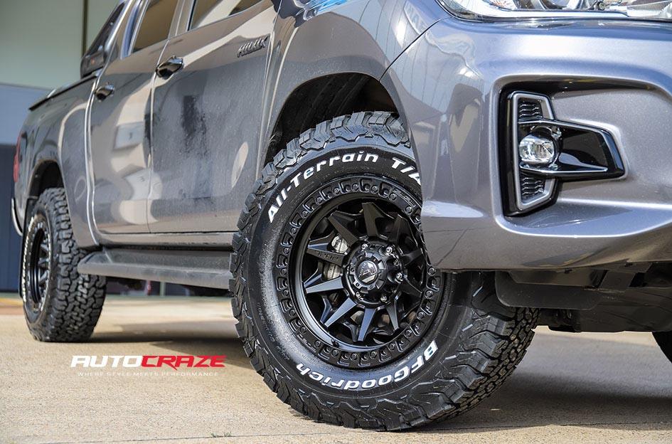 TOYOTA HILUX N80 4WD COVERT MATTE BLACK